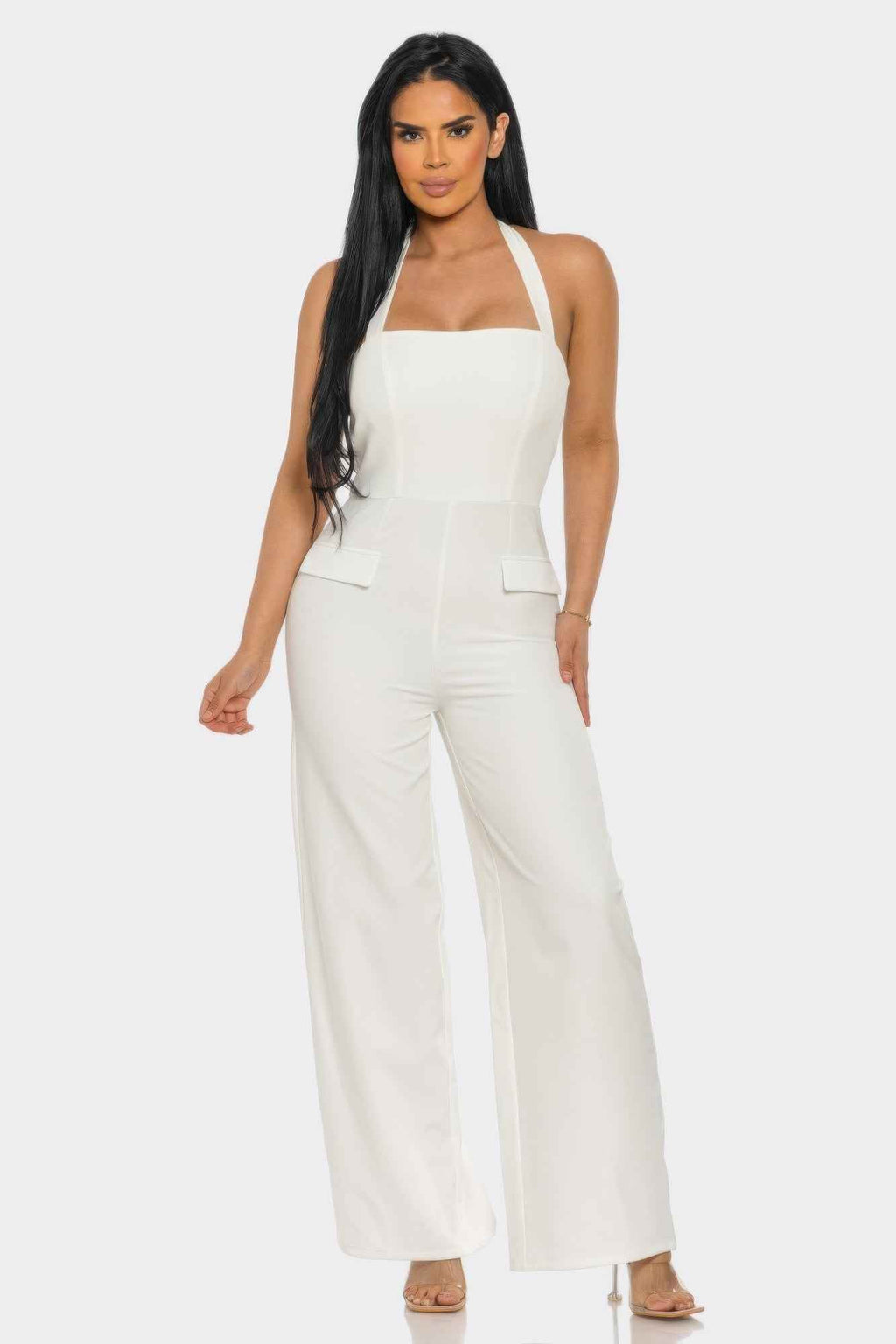 Combinaison blanche à encolure carrée halter, pantalon ample, poches plaquées