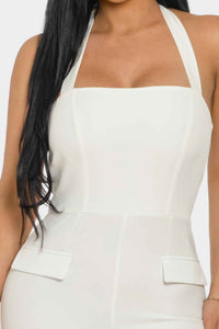 Haut de combinaison blanche halter, encolure carrée, poches plaquées sur la taille