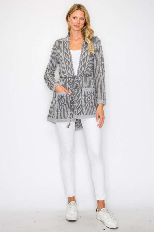 Cardigan en laine gris à motif tressé, ouvert, cordon à la taille et poche avant