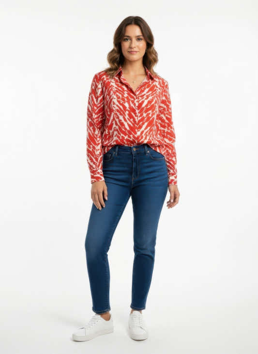 Chemise femme rouge à imprimé zèbre, boutonnage complet, manches longues