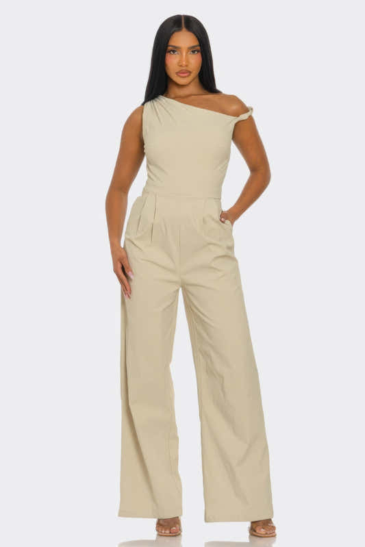 Combinaison femme une épaule beige, jambes larges, coupe ample