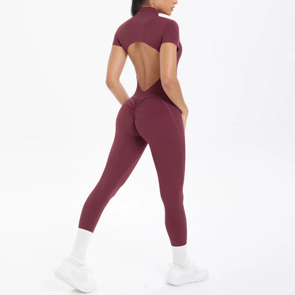 Combinaison de sport bordeaux, dos ouvert en U, manches courtes, jambes longues