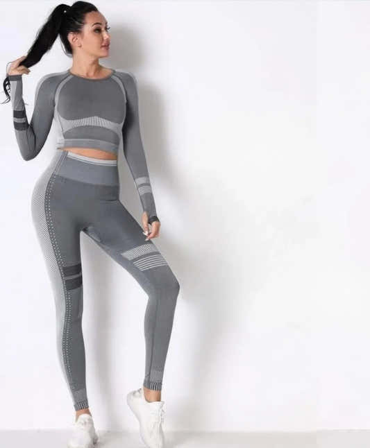 Ensemble yoga sans couture gris foncé : haut manches longues et legging ajusté