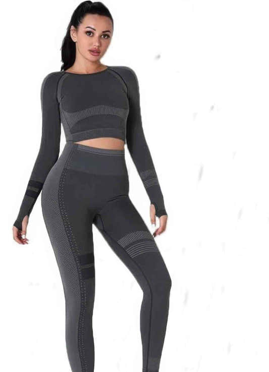 Ensemble yoga sans coutures noir: haut manches longues et legging taille haute à empiècements