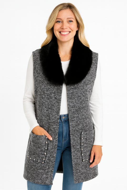 Gilet sans manches en mélange de laine gris, col fausse fourrure noire, poches boutonnées