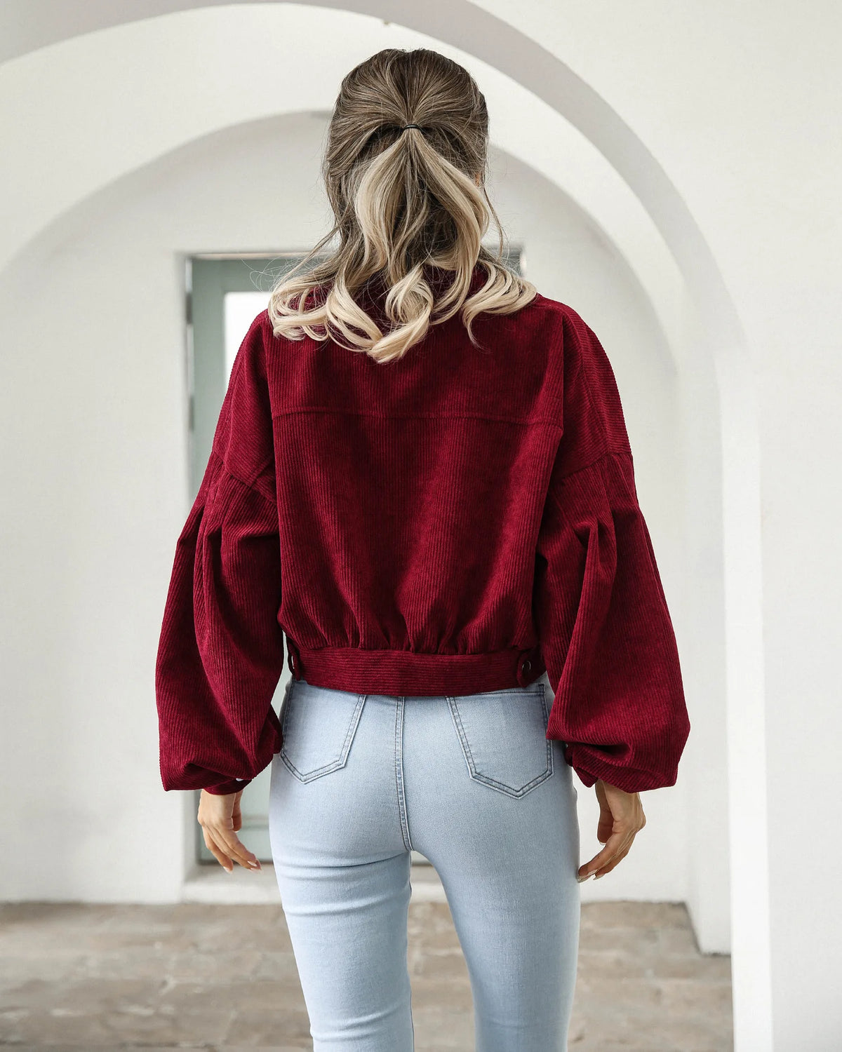Veste courte en velours côtelé femme, manches lanterne et simple boutonnage