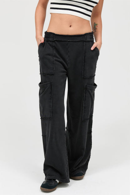 Pantalon cargo large femme noir à taille haute, effet délavé, poches latérales