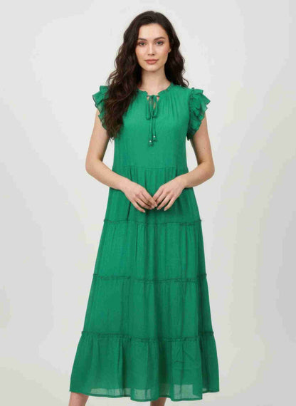 Robe verte mi-longue à volants, manches courtes, encolure en V, doublée