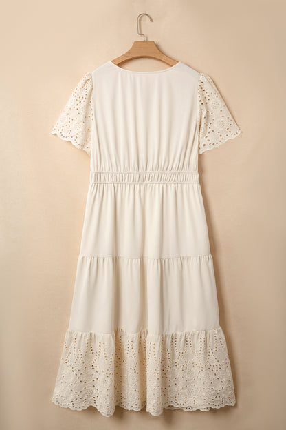 Robe maxi dentelle au dos, manches courtes, taille froncée et ourlet ajouré