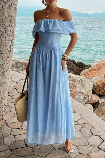 Robe longue bleue épaules dénudées avec volants et taille froncée
