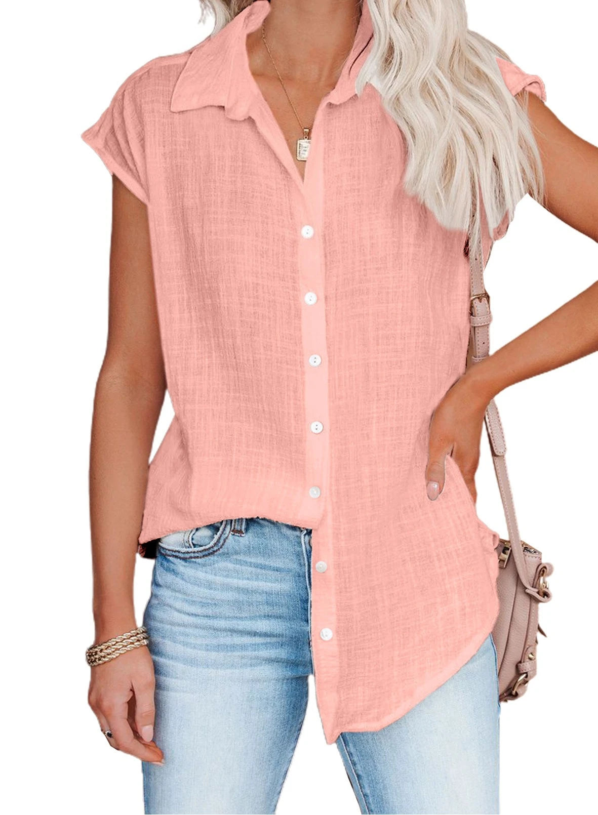Chemisier femme en coton lin rose clair, col chemise, manches courtes, boutonné devant.