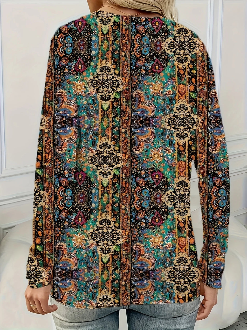 T-Shirt Manches Longues Femme Imprimé Paisley Col V – Style Boho Ethnique