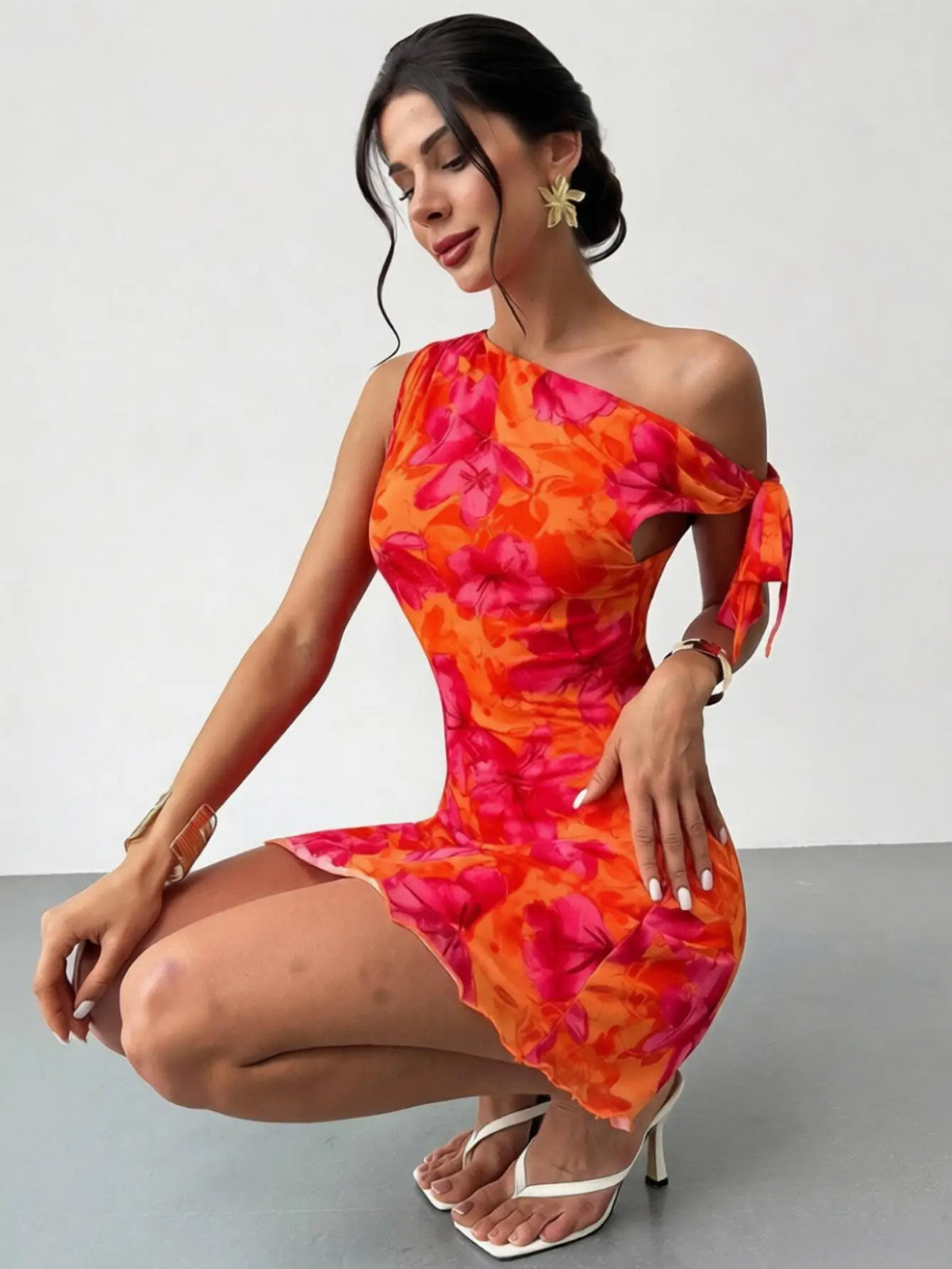 Robe courte décontractée à imprimé floral pour femme, style bohème, épaules dénudées, bretelles fines, sans manches, pour les vacances printemps-été