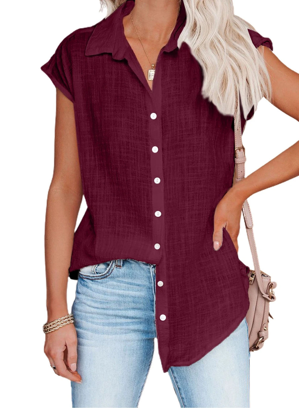 Chemisier femme bordeaux en coton lin, col chemise, manches courtes, boutons devant.