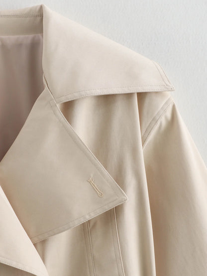 Trench femme croisé court à ceinture ajustable et col à revers