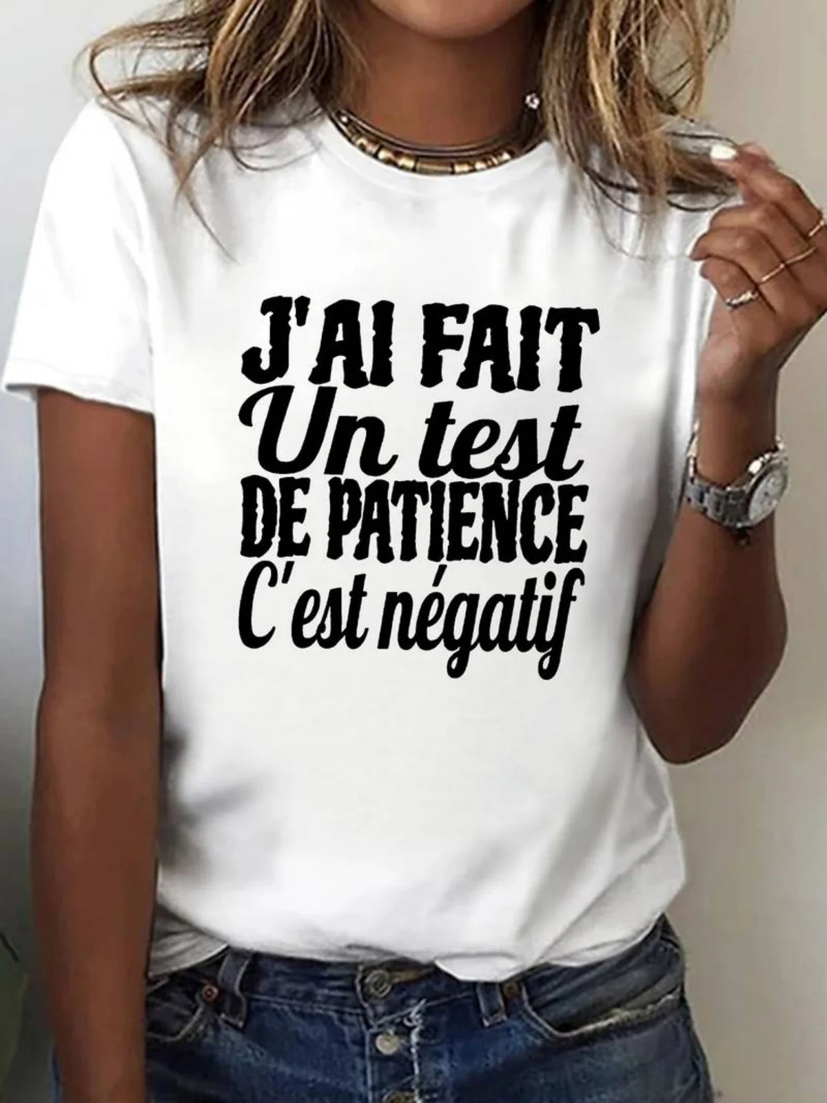 T-shirt blanc femme à col rond, imprimé texte humoristique noir, coupe décontractée