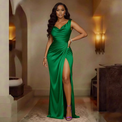 Robe longue de soirée satinée à fente