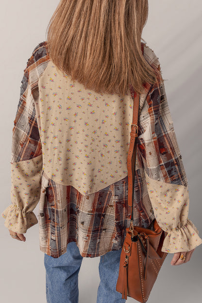 Veste chemise patchwork dos en motifs, manches ballon à volants, base kaki et crème.