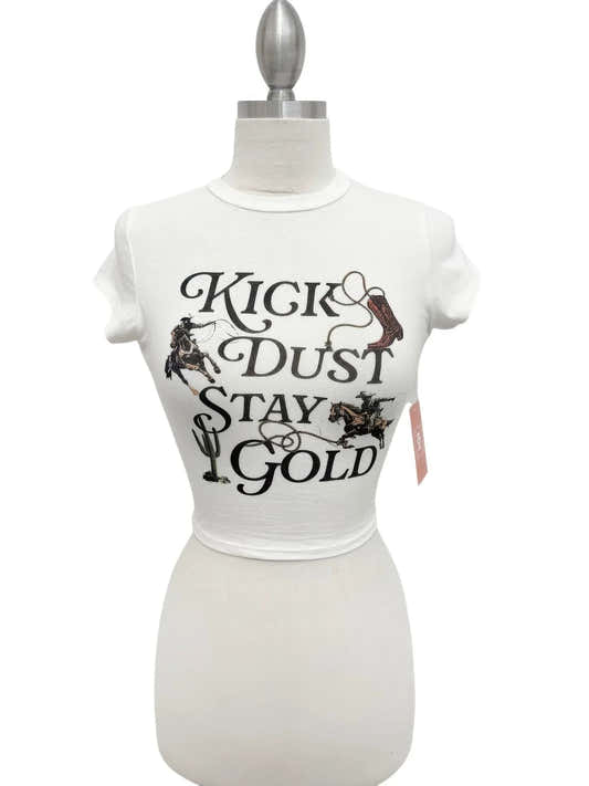 Haut t-shirt blanc, encolure ronde, imprimé western « Kick Dust Stay Gold ».