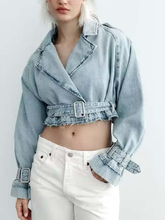 Veste en jean bleu ciel ceinturée à col rabattu, manches longues, patte boutonnée