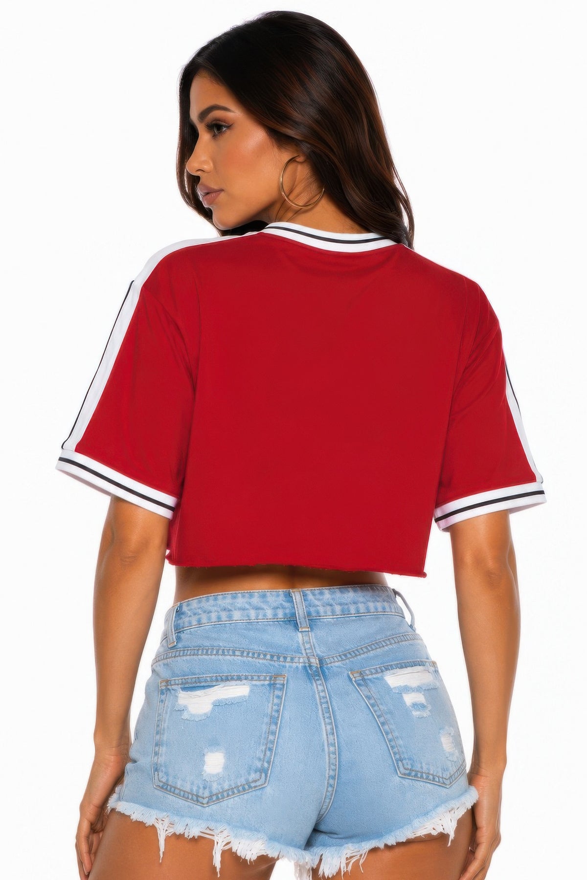 T-shirt court femme rouge, manches courtes, dos avec col rayé contrasté