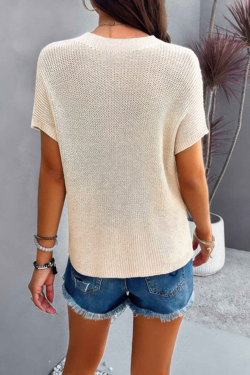 Haut en maille côtelée beige à manches courtes, vue dos