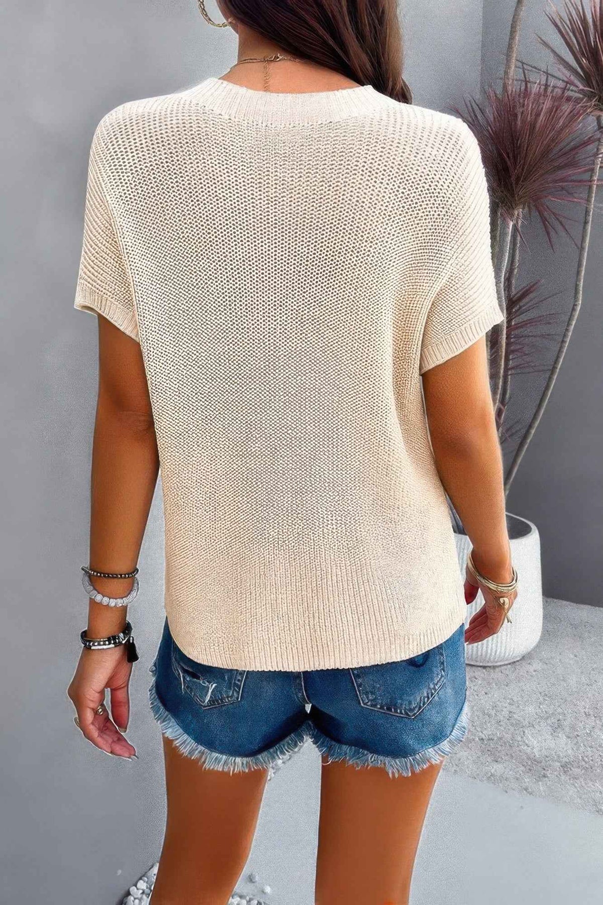 Haut en maille côtelée beige à manches courtes, vue dos
