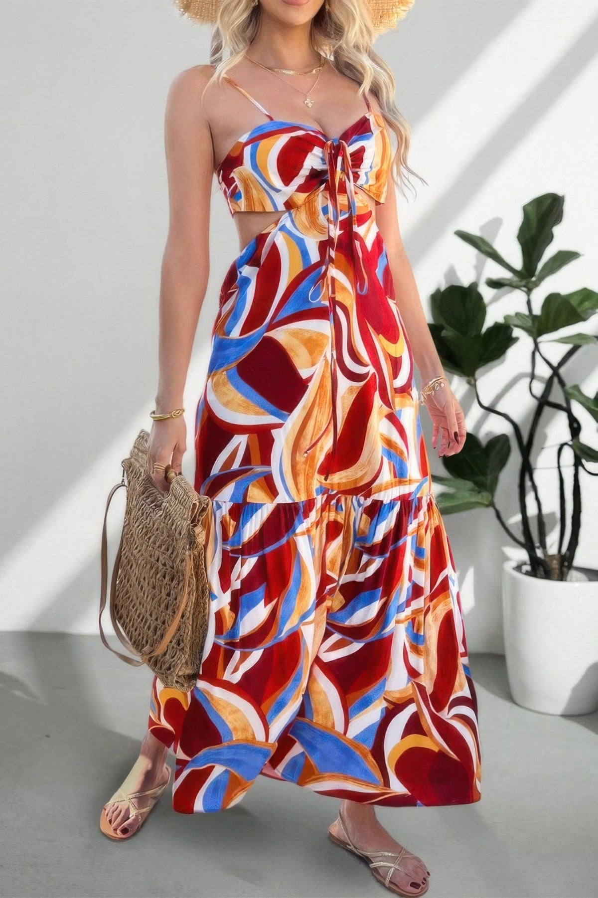 Robe longue sans manches froncée, motif abstrait rouge, bleu et jaune