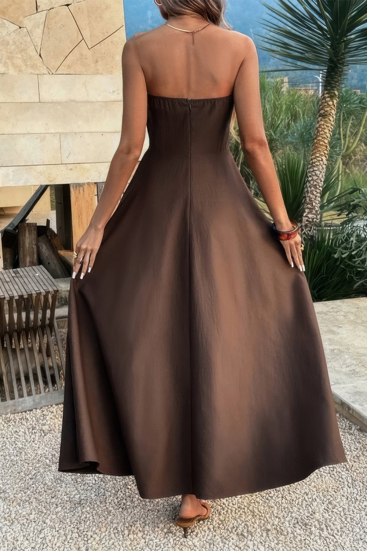 Robe longue sans manches café, dos nu, jupe évasée