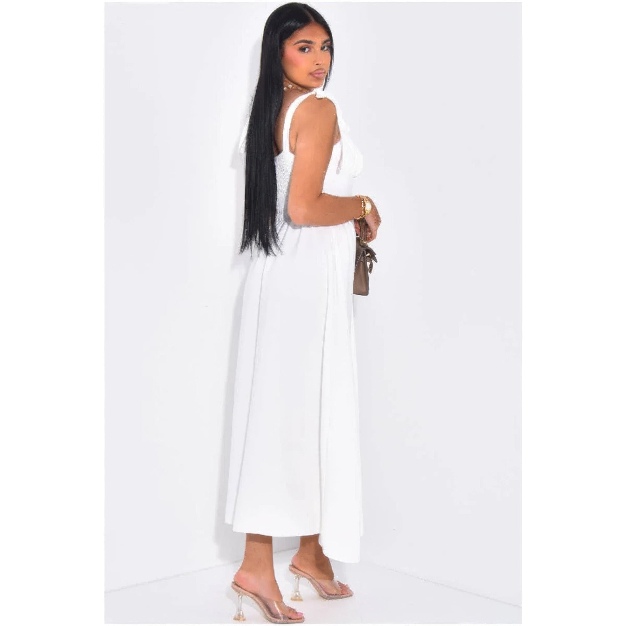 Robe blanche sans manches à corset froncé, vue de côté, bretelles à nouer