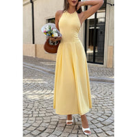 Robe midi jaune à col halter, taille cintrée et jupe évasée