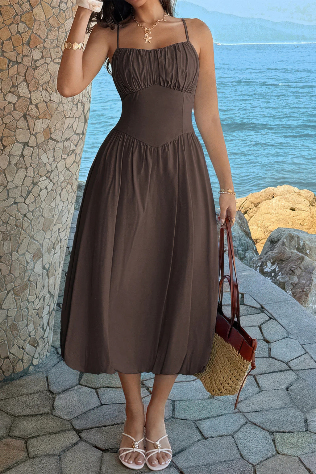 Robe midi marron chocolat à buste froncé et jupe évasée