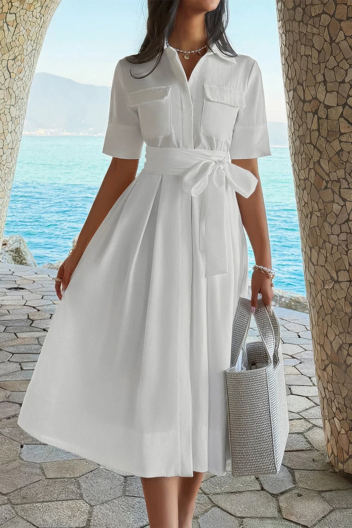 Robe blanche midi A-line à col chemise, poches et ceinture nouée, manches courtes