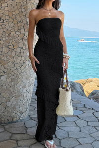 Robe maxi dentelle noire à bustier sans bretelles, volants en cascade.