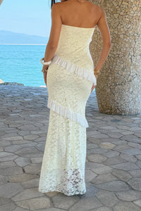 Robe maxi dentelle ivoire bustier bandeau, volants superposés sur toute la longueur.