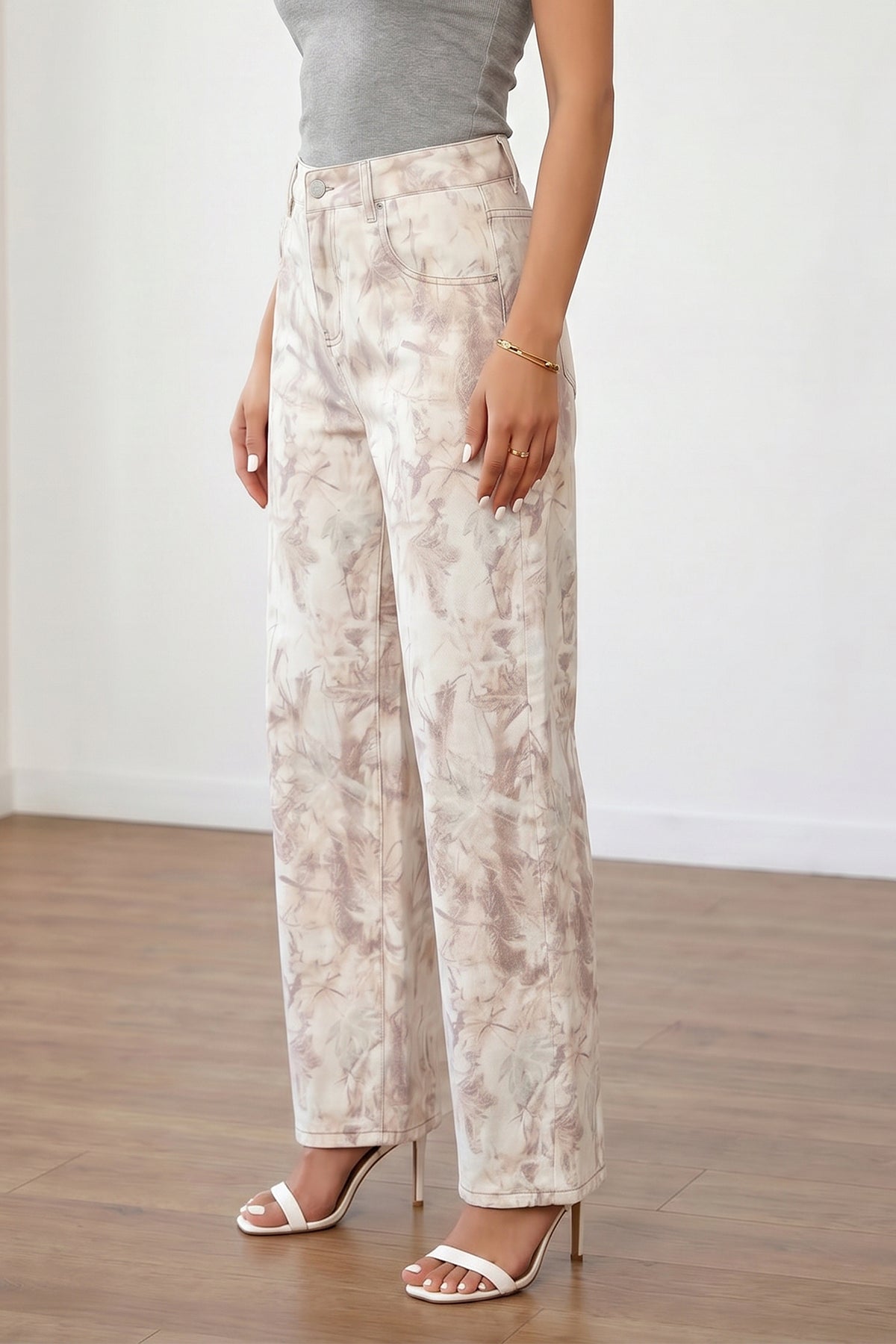 Pantalon en jean femme ample camouflage beige clair, coutures et poches latérales