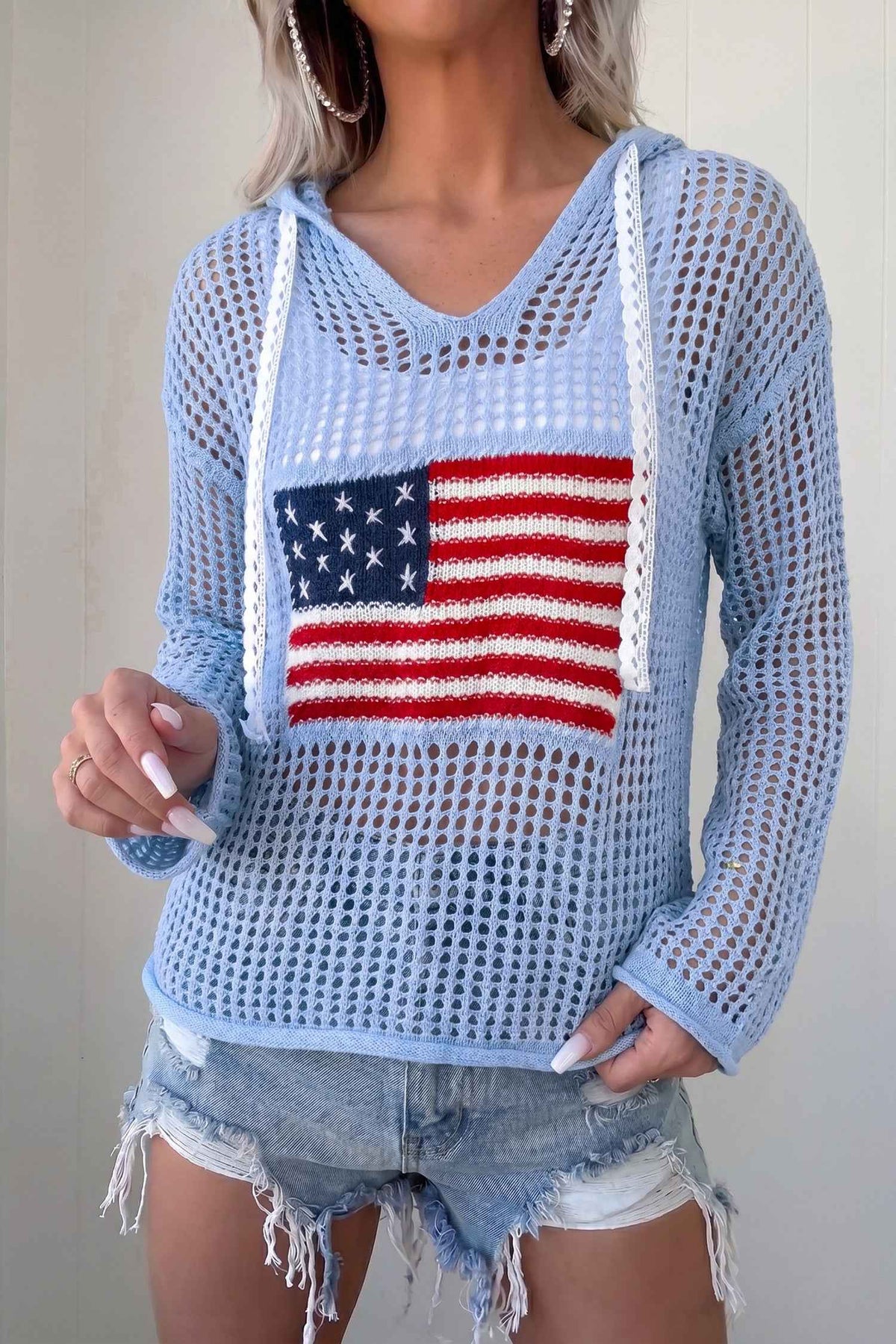 Pull en crochet à capuche, col V, motif drapeau américain sur la poitrine, manches longues, bleu clair
