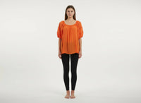 Haut femme orange, manches courtes bouffantes, encolure froncée, viscose légère