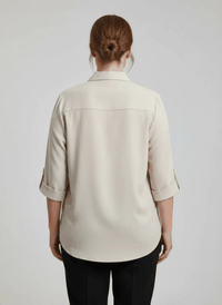 Tunique beige grande taille à col, demi-zip au dos, manches retroussables