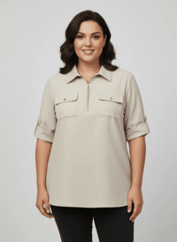 Tunique beige à demi-zip, col chemise, poches poitrine, manches retroussables