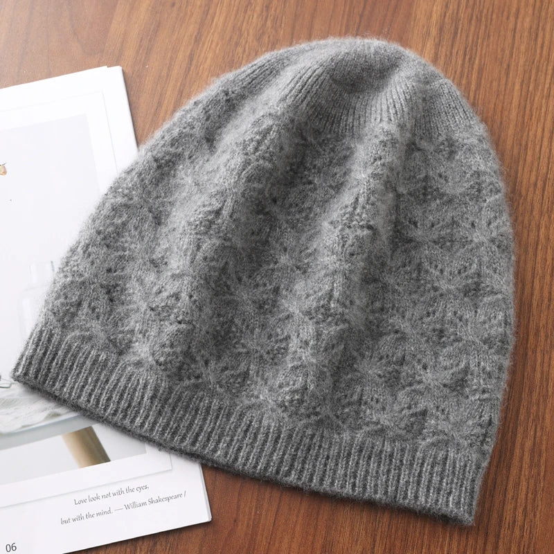 Bonnet femme en pure laine ajouré avec fleur au crochet – vue 11