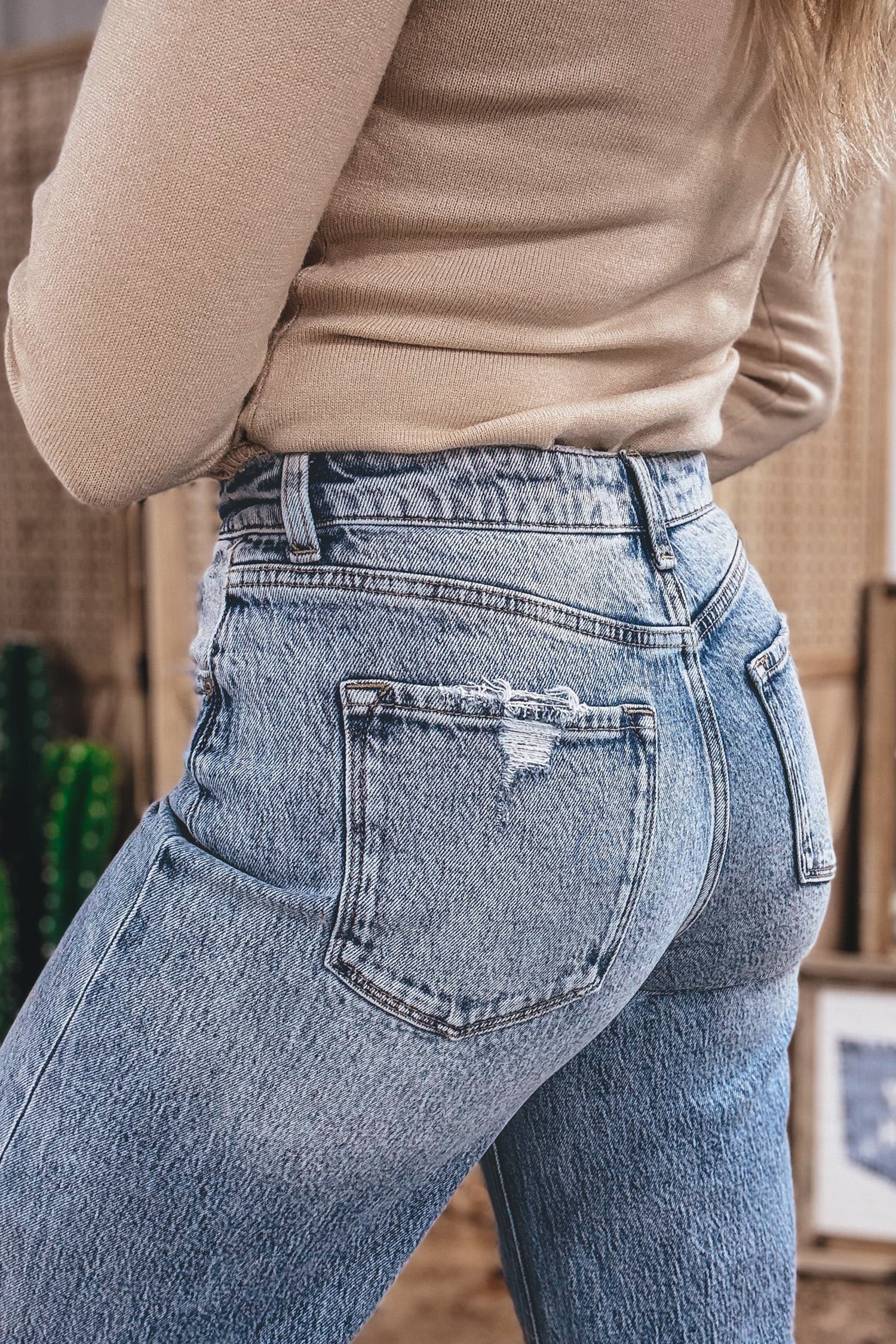 Jean droit à revers élégant – Style quotidien intemporel