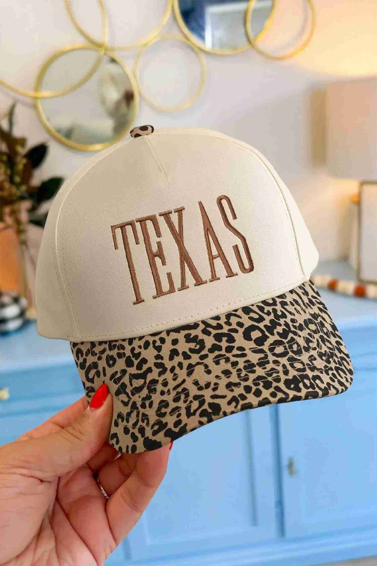 Casquette baseball beige TEXAS brodé, visière avec motif léopard