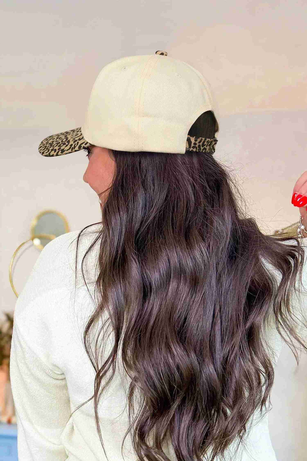 Casquette baseball femme beige TEXAS brodé à l’arrière et visière léopard