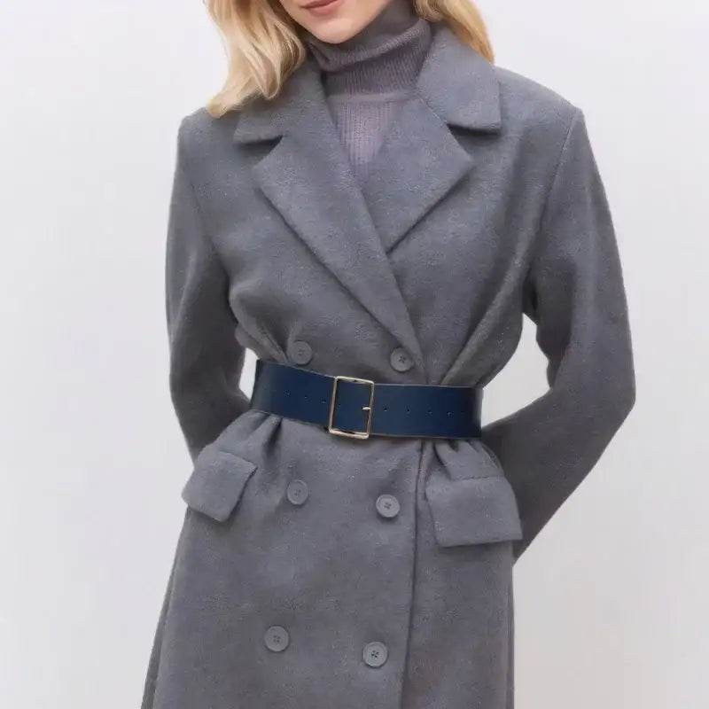 Ceinture pour femme à boucle élégante, manteau et jean – vue 4