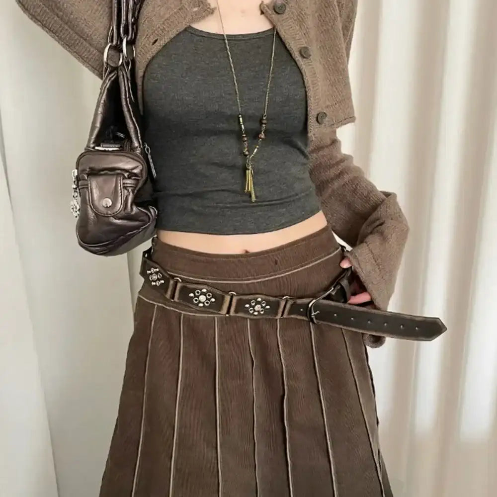 Ceinture large en faux cuir pour femme à œillets et rivets – vue 16