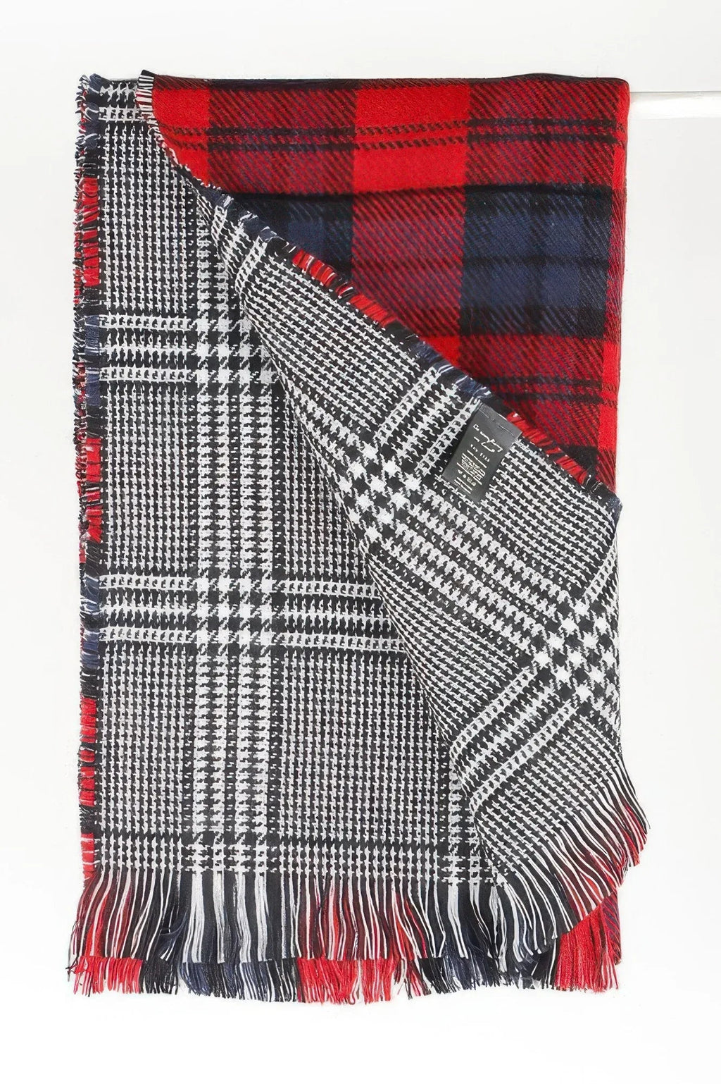 Écharpe à carreaux rouge et noir avec franges, revers pied-de-poule en diagonale