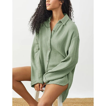 Chemisier en gaze de coton à manches longues, boutonné et ample pour femme – vue 9