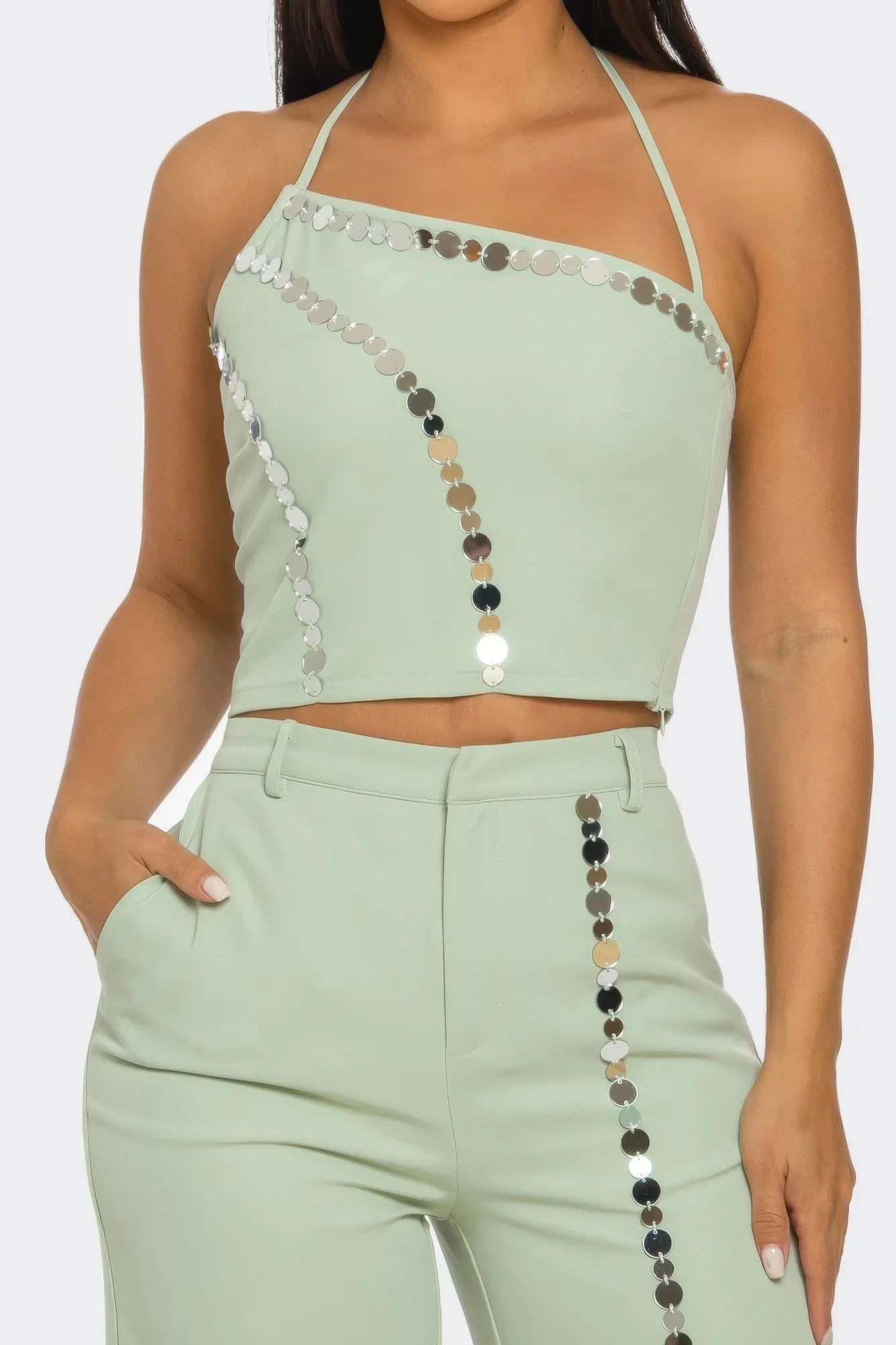 Ensemble tailleur pantalon femme sauge Christine : top court et pantalon, bordures décoratives