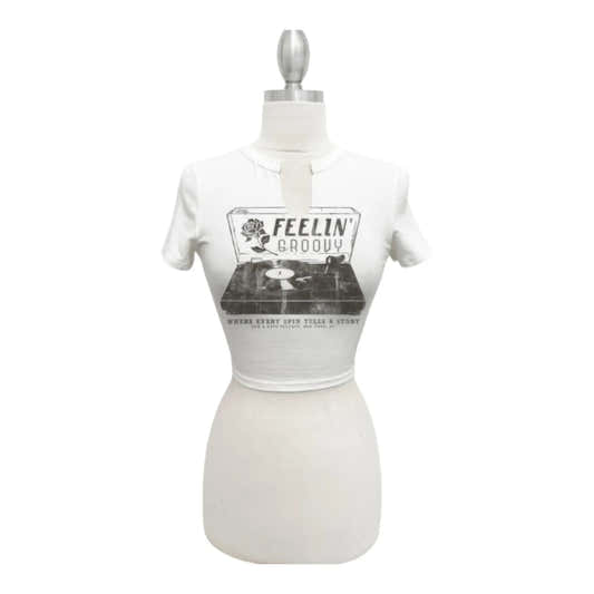 T-shirt court blanc femme avec imprimé graphique vintage sur le devant, col rond